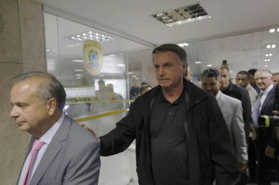 Recursos contra serão julgados nesta semana; defesa alega que os ministros teriam processado o ex-chefe do Executivo federal no passado