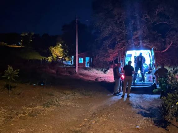 A briga teria tido início ainda no domingo (16), quando disparos de arma de fogo para o céu já haviam sido efetuados