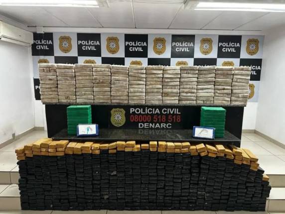 A ação ocorreu no âmbito da operação Narke, resultando na apreensão de 127 kg da droga, além de 20 kg de cocaína e cerca de 300 kg de maconha