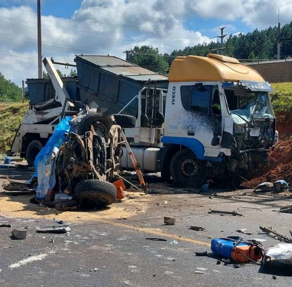 Acidente deixa mortos e feridos no Meio-Oeste em SC - foto 3