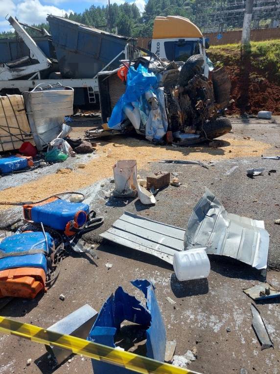 Acidente deixa mortos e feridos no Meio-Oeste em SC - foto 2