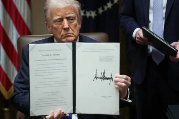 Com nova regra, ao se registrar para votar em nível estadual, passaria a ser exigida prova de cidadania americana, como passaporte ou carteira de motorista