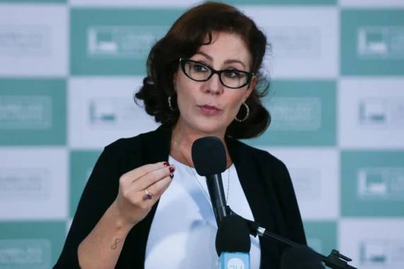 Deputada foi condenada por publicações contra sistema eleitoral. Decisão também prevê a inelegibilidade dela por oito anos a partir das eleições de 2022