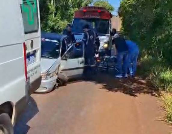 Caminhoneta capota após colisão com outro veículo e três pessoas ficam feridas na RS-342, em Ijuí - foto 2