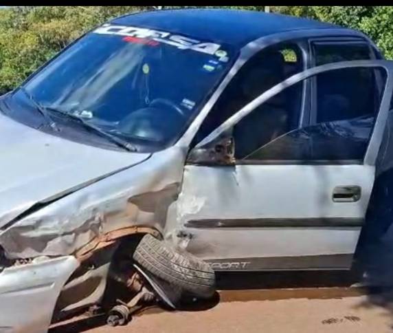 Caminhoneta capota após colisão com outro veículo e três pessoas ficam feridas na RS-342, em Ijuí - foto 4