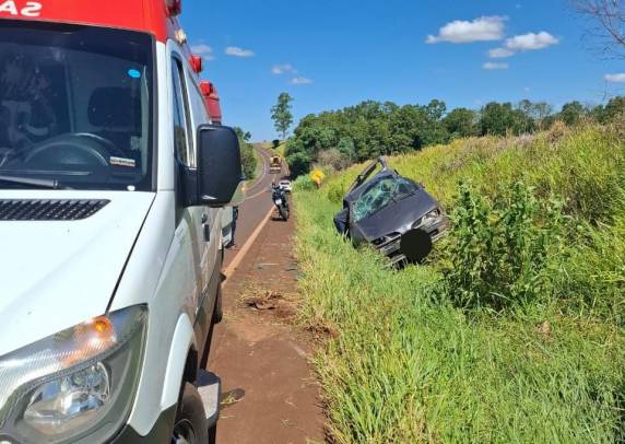 Caminhoneta capota após colisão com outro veículo e três pessoas ficam feridas na RS-342, em Ijuí - foto 3