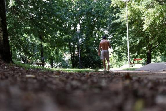 Pancadas de chuva serão causadas pelo avanço de uma nova frente fria sobre o território gaúcho nesta segunda-feira (31)