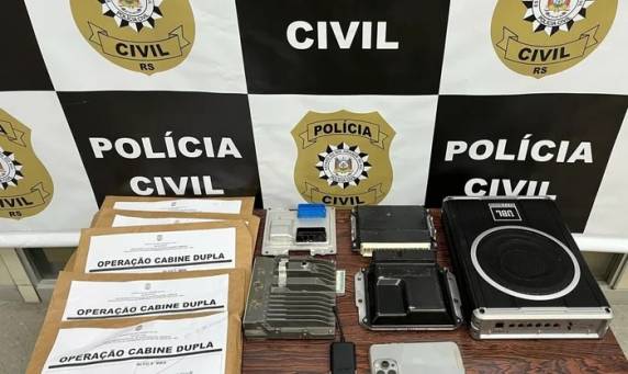 Investigação aponta que, após furtarem os veículos, os criminosos exigiam dinheiro dos proprietários em troca