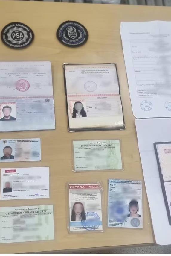 Nervosismo e hesitação das duas acompanhantes em responder perguntas levaram autoridades médicas, suspeitando de caso de tráfico de pessoas, a registrar queixa