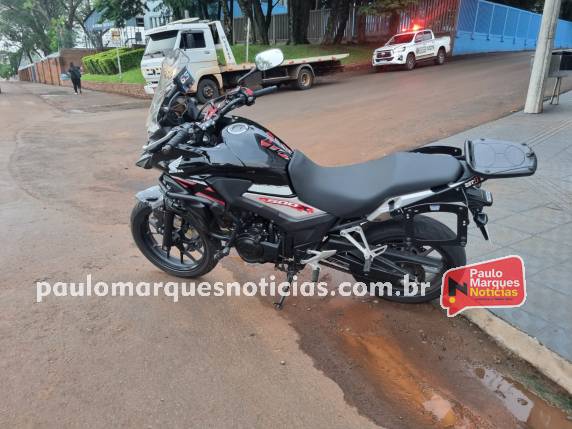 Dois jovens motociclistas ficaram feridos em acidente no Centro de Três de Maio - foto 3