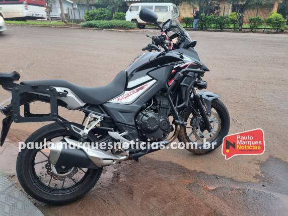 Dois jovens motociclistas ficaram feridos em acidente no Centro de Três de Maio - foto 4