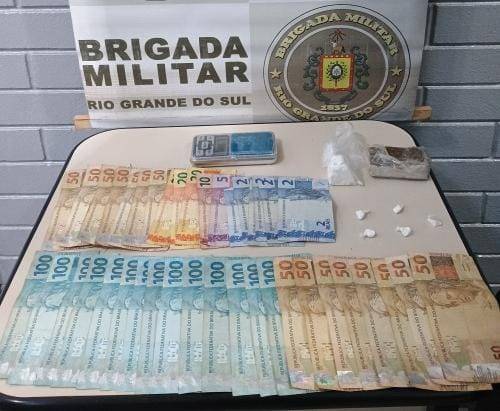 Diante dos fatos, a mulher foi presa e encaminhada até a Delegacia de Polícia