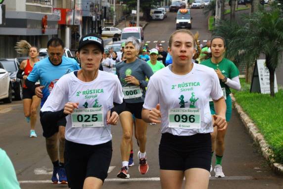 O evento inicia às 7h do dia 4 de maio, com entrega dos números dos atletas, de diversas faixas etárias e níveis de experiência, e a largada ocorre às 8h30, com a prova de 5 km, seguida pelas distâncias de 1,5 km e a prova de 400 m para crianças.