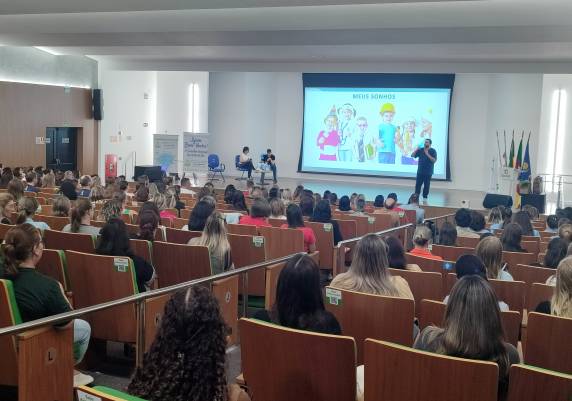 Família Brito Sales palestra em Três de Maio sobre inclusão social e escolar de pessoas neurodiversas - foto 5