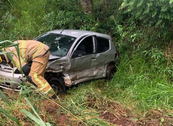 Acidente envolve três veículos e deixa uma mulher ferida na RS-344 em Santa Rosa - foto 2