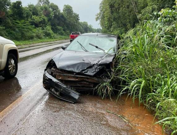 Acidente envolve três veículos e deixa uma mulher ferida na RS-344 em Santa Rosa - foto 3