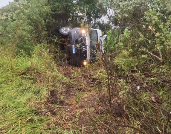 Motorista fica ferido após carro sair da pista e bater em árvore na RS-155 - foto 2