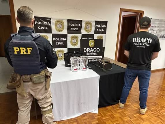 A abordagem aconteceu na BR-287 e durante a ação restou preso um homem, 27 anos; o prejuízo ao narcotráfico gira em torno de meio milhão de reais