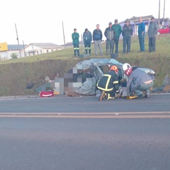 Grave acidente deixa dois mortos e três feridos na BR-153 em Irani - foto 3