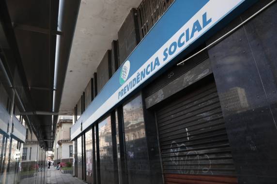 Esquema que teria retido R$ 6,3 bilhões de aposentados, entre 2019 e 2024, foi alvo de operação da Polícia Federal e da Controladoria-Geral da União, nesta quarta-feira. Embora o procedimento seja o mesmo daquela época, tratam-se de casos diferentes