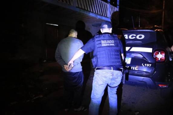 Polícia prende 13 pessoas em operação contra grupo criminoso investigado por telentrega de drogas - foto 2