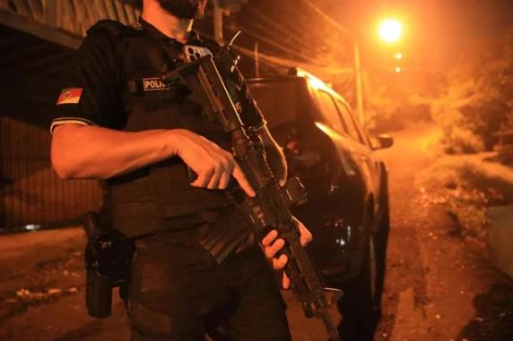 Polícia prende 13 pessoas em operação contra grupo criminoso investigado por telentrega de drogas - foto 4