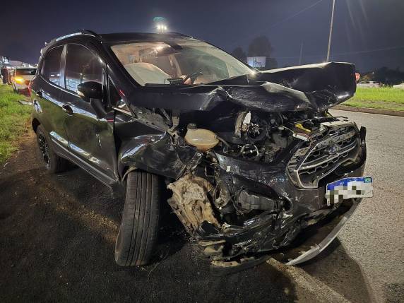 Homem morre e criança fica ferida em grave acidente no trevo da Caravela, em Passo Fundo - foto 2