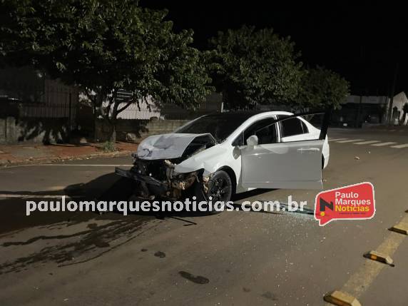 Condutor bate com veículo em quatro carros estacionados no Centro de Três de Maio; VEJA VÍDEO - foto 2