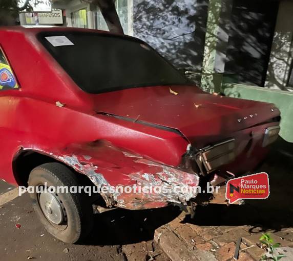Condutor bate com veículo em quatro carros estacionados no Centro de Três de Maio; VEJA VÍDEO - foto 3