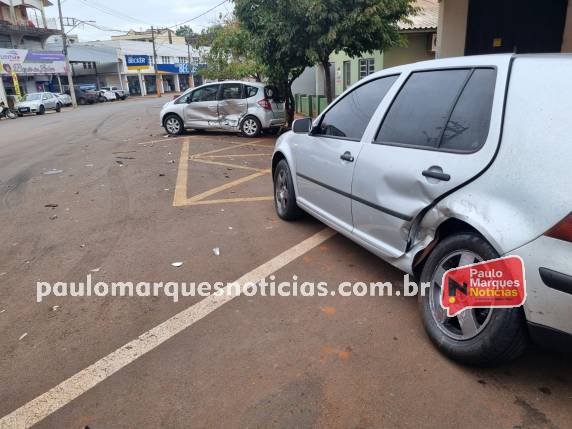 Condutor bate com veículo em quatro carros estacionados no Centro de Três de Maio; VEJA VÍDEO - foto 7