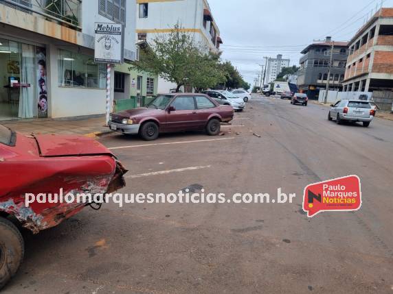 Condutor bate com veículo em quatro carros estacionados no Centro de Três de Maio; VEJA VÍDEO - foto 6