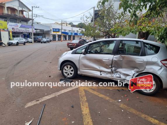 Condutor bate com veículo em quatro carros estacionados no Centro de Três de Maio; VEJA VÍDEO - foto 5