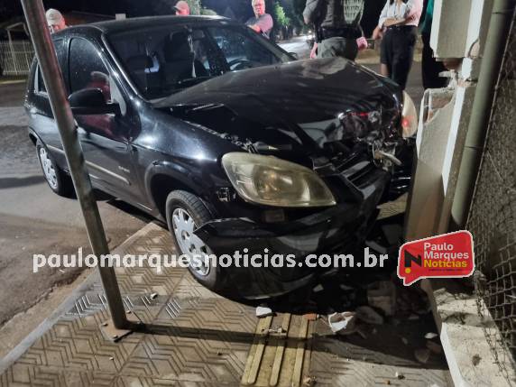 Mulher e criança ficam feridas em colisão no centro de Três de Maio - foto 3