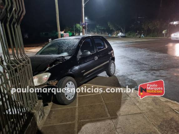 Mulher e criança ficam feridas em colisão no centro de Três de Maio - foto 5