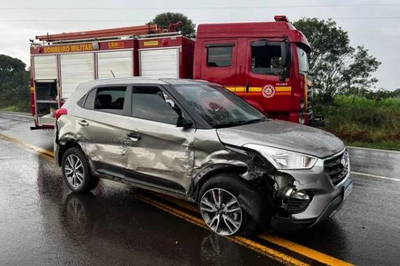 Acidente envolvendo três veículos causa bloqueio na RS-135 em Sertão - foto 4