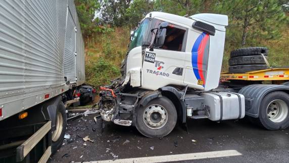 Acidente grave na ERS-135 deixa um morto e dois feridos em Passo Fundo - foto 6