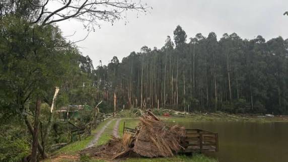 Temporal provoca destruíçao no interior de Erval Grande - foto 2