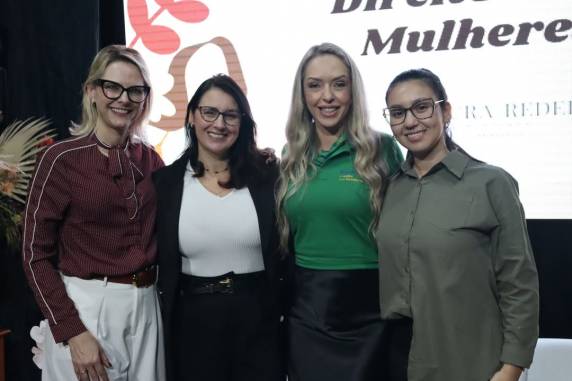 Mulheres se reúnem para discutir evolução dos direitos femininos em Três de Maio - foto 4