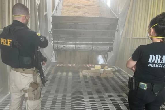 Droga avaliada em R$ 20 milhões foi apreendida na BR-290, em 2024. Penas dos condenados chegam a 29 anos, e eles não poderão recorrer em liberdade