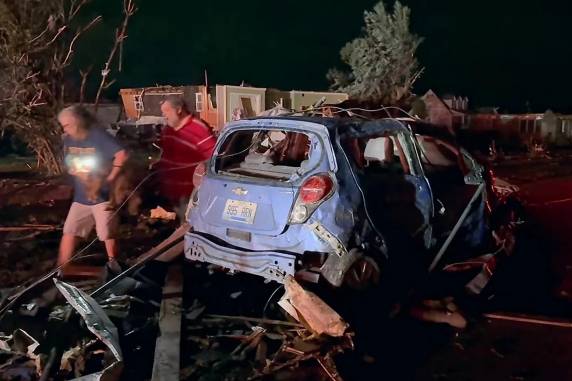 Tornados deixam mais de 20 mortos nos Estados Unidos - foto 2