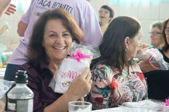 Melhor idade em destaque reúne emoção e homenagens no mês das mães - foto 2