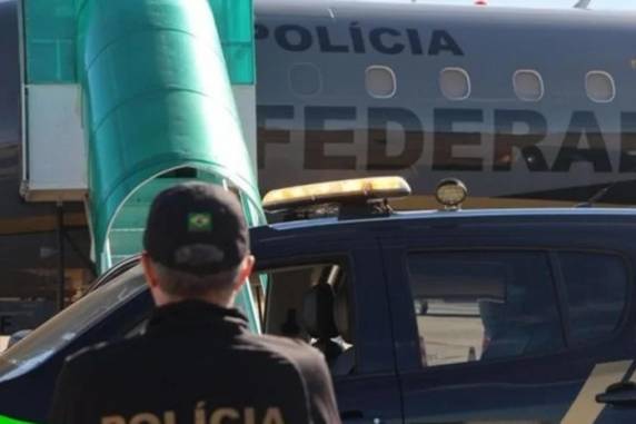 O criminoso, foragido há cinco anos, foi detido na sexta-feira (16) em Santa Cruz de la Sierra portando documentos falsos; ele foi encaminhado para a Penitenciária Federal, em Brasília