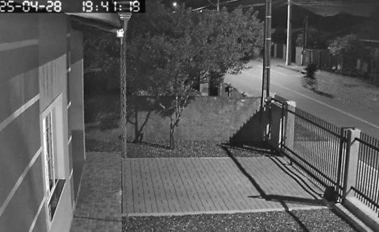 Suspeito matou a idosa com três tiros pelas costas após cobranças de aluguéis e fugiu para o Paraná