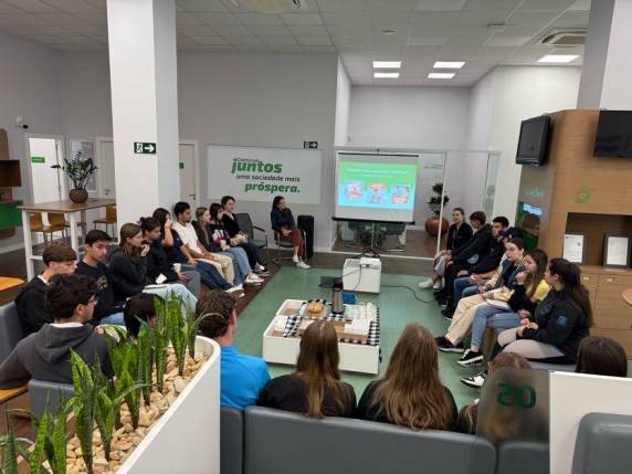 Sicredi impacta mais de 9 mil pessoas nas ações de educação financeira, na Semana ENEF - foto 2