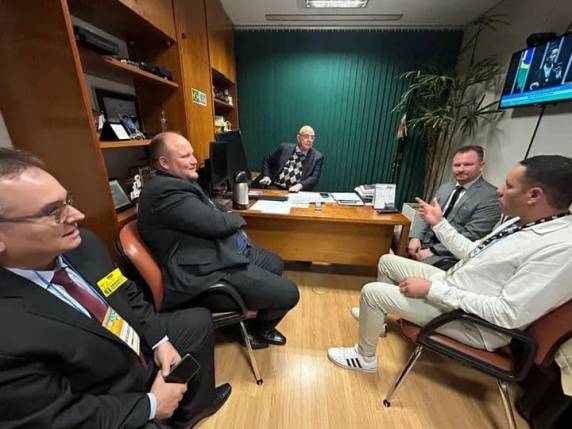 Durante a audiência, que também contou com a presença do Vice-Prefeito de Três de Maio, Josias Corrêa, foram apresentadas demandas do Hospital São Vicente de Paula, localizado em Três de Maio e responsável pelo atendimento de diversos municípios da região.