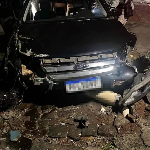 Perseguição termina em acidente grave durante a madrugada em Getúlio Vargas - foto 3