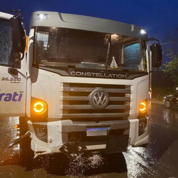 Acidente entre caminhão e Mitsubishi Pajero deixa três feridos na ERS-324 - foto 2