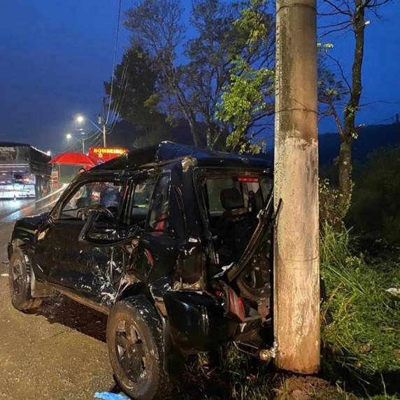 Acidente entre caminhão e Mitsubishi Pajero deixa três feridos na ERS-324 - foto 3