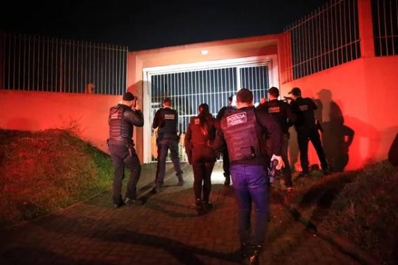 Mandados de busca e apreensão estão sendo cumpridos em oito cidades gaúchas e uma catarinense dentro do âmbito da operação Timeo