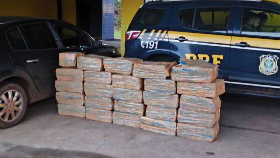 Mais de 450 kg de maconha são apreendidos na BR-282 em Xanxerê - foto 2